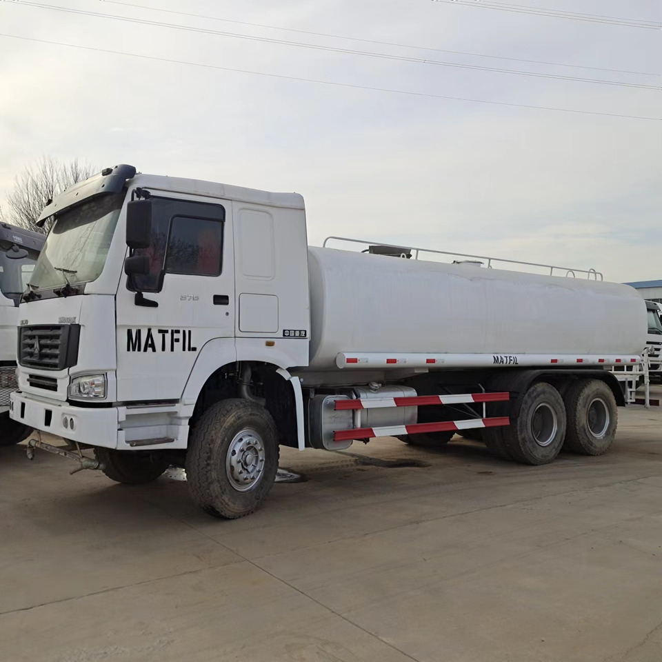 SINOTRUK 20 cubic meters tank - Tank truck: picture 5 SINOTRUK 20 cubic meters tank - Tank truck: picture 5