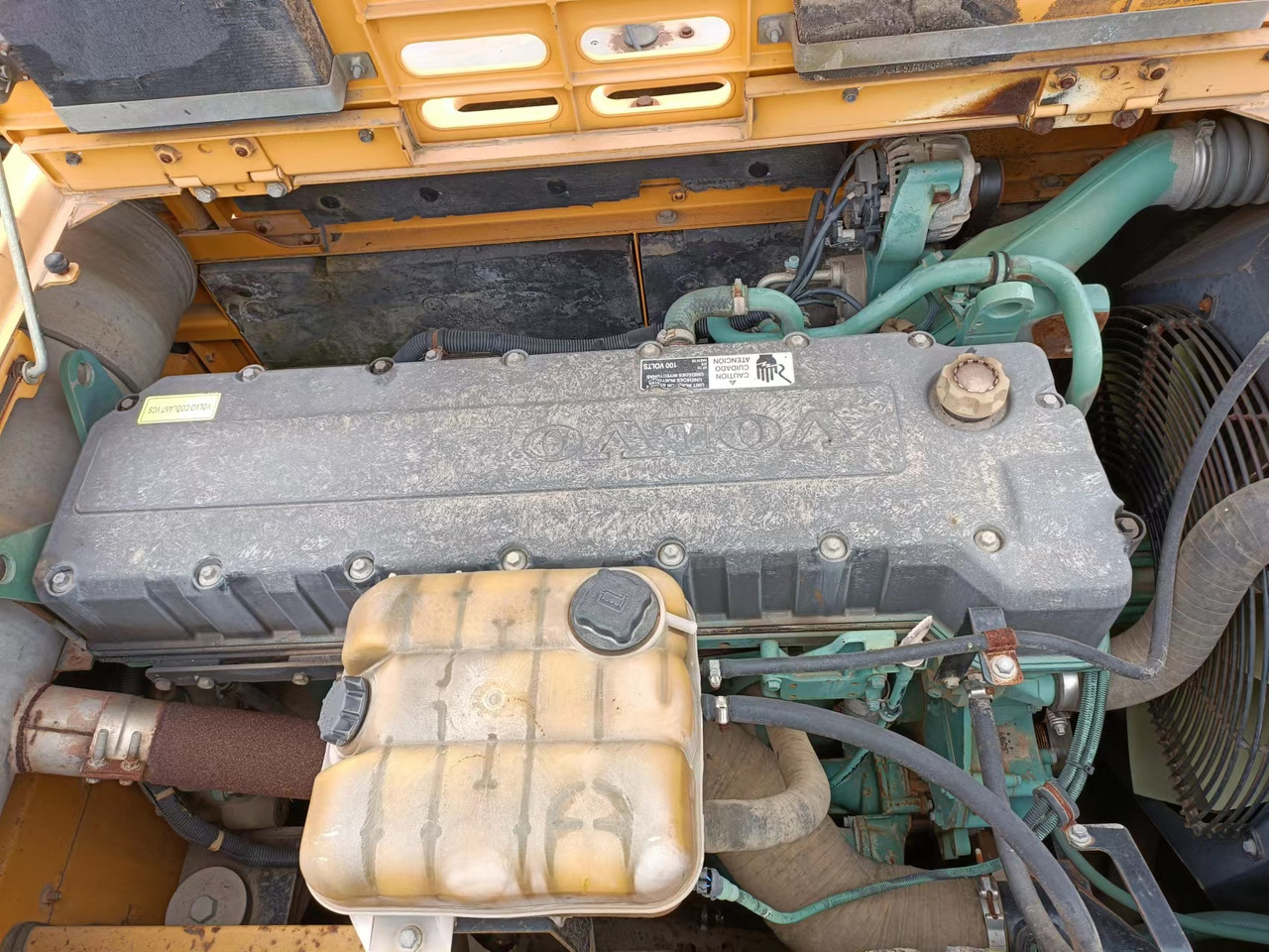 VOLVO D12D - Engine for Excavator: picture 3 VOLVO D12D - Engine for Excavator: picture 3
