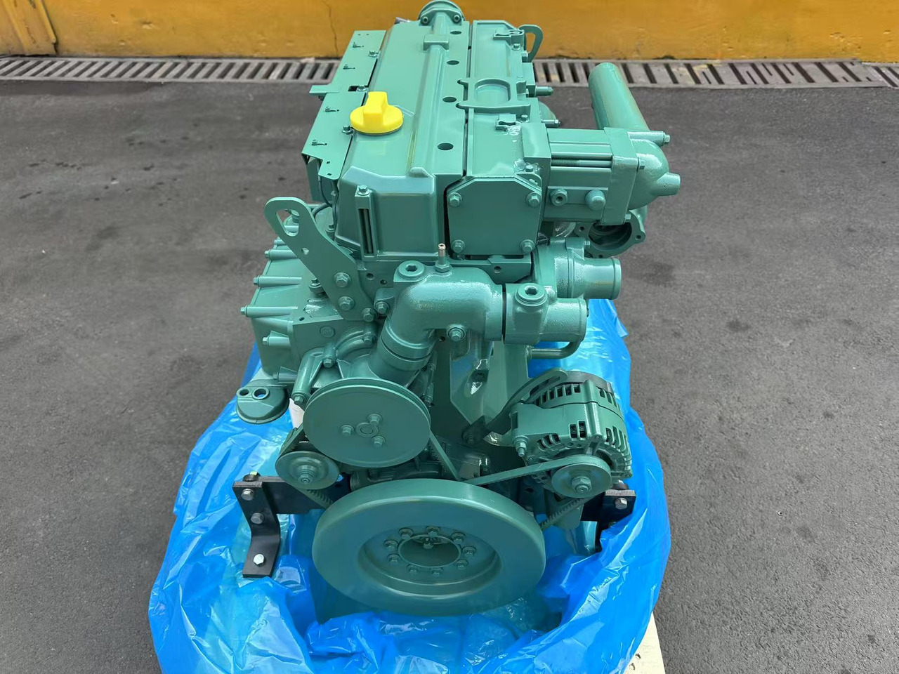 VOLVO D5D - Engine for Loader: picture 1 VOLVO D5D - Engine for Loader: picture 1