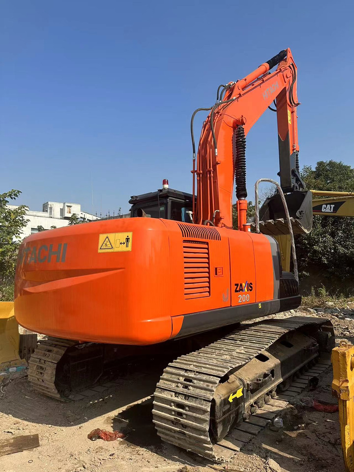 CRAWLER EXCAVATOR Original Japan Hitachi ZX200-3 Excavator Hitachi Excavator in Low Price for Hot Sale - Construction machinery: picture 5 CRAWLER EXCAVATOR Original Japan Hitachi ZX200-3 Excavator Hitachi Excavator in Low Price for Hot Sale - Construction machinery: picture 5