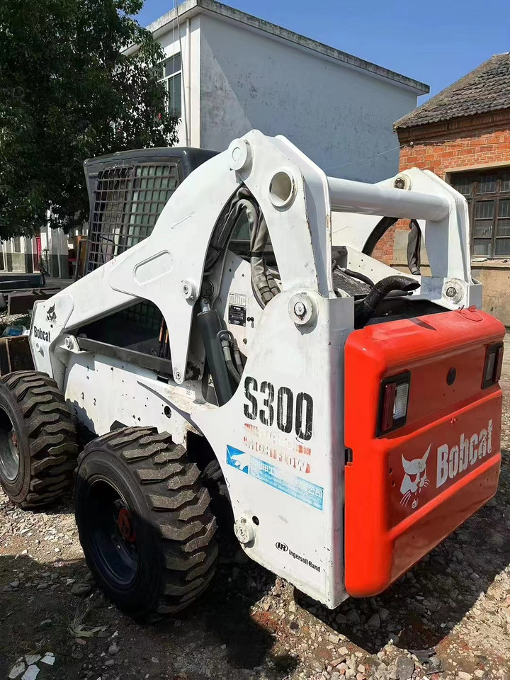 High Quality Mini Construction Machine Used Bobcat Skid Steer Loader S300 in Stock for Sale Bobcat Loader With Low Price - Skid steer loader: picture 4 High Quality Mini Construction Machine Used Bobcat Skid Steer Loader S300 in Stock for Sale Bobcat Loader With Low Price - Skid steer loader: picture 4
