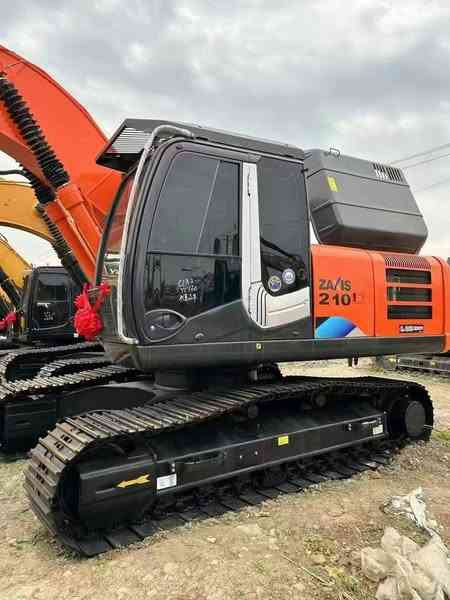 Hitachi Brand Zx210 Crawler Excavator 21tons Digger for Sale Used Hitachi Zx200 210 350 Excavator in Stock on Sale - Crawler excavator: picture 3 Hitachi Brand Zx210 Crawler Excavator 21tons Digger for Sale Used Hitachi Zx200 210 350 Excavator in Stock on Sale - Crawler excavator: picture 3