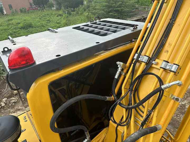 Second Hand  Komatsu PC210-8 Excavator 21 Ton Crawler Excavator Japan Brand Low Price with Good Quality for SALE - Crawler excavator: picture 3 Second Hand  Komatsu PC210-8 Excavator 21 Ton Crawler Excavator Japan Brand Low Price with Good Quality for SALE - Crawler excavator: picture 3