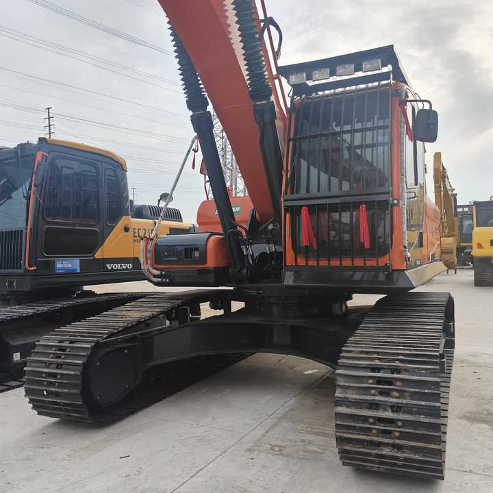 Used Digger DOOSAN DX300 Construction MachineryConstruction Digger Used DOOSAN DX300 Cheap Excavator - Crawler excavator: picture 3 Used Digger DOOSAN DX300 Construction MachineryConstruction Digger Used DOOSAN DX300 Cheap Excavator - Crawler excavator: picture 3