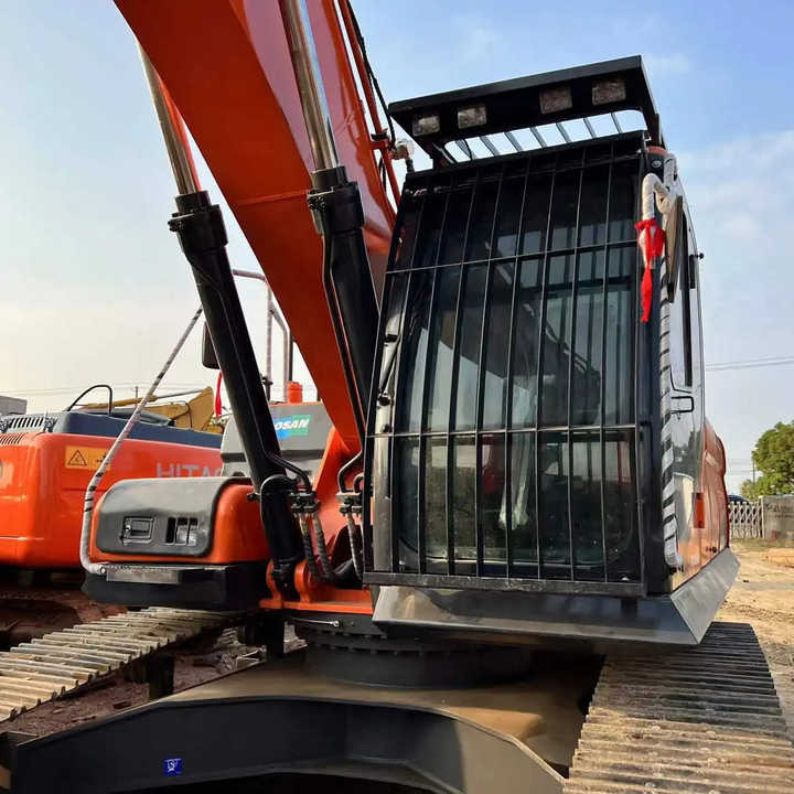 Used Excavator Doosan DX300 Excavators Mini Equipment Moving Machinery Doosan Digger Excavator for Sale - Crawler excavator: picture 2 Used Excavator Doosan DX300 Excavators Mini Equipment Moving Machinery Doosan Digger Excavator for Sale - Crawler excavator: picture 2