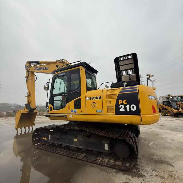 Used Good Quality Japan Original PC210-8 in Good Condition PC210-8 Komatsu - Crawler excavator: picture 2 Used Good Quality Japan Original PC210-8 in Good Condition PC210-8 Komatsu - Crawler excavator: picture 2