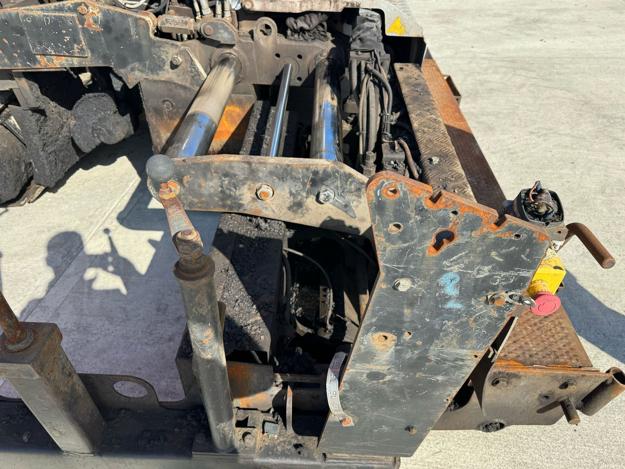 Asphalt paver ABG TITAN 326: picture 10