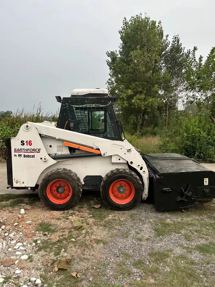 BOBCAT S16 - Skid steer loader: picture 1 BOBCAT S16 - Skid steer loader: picture 1