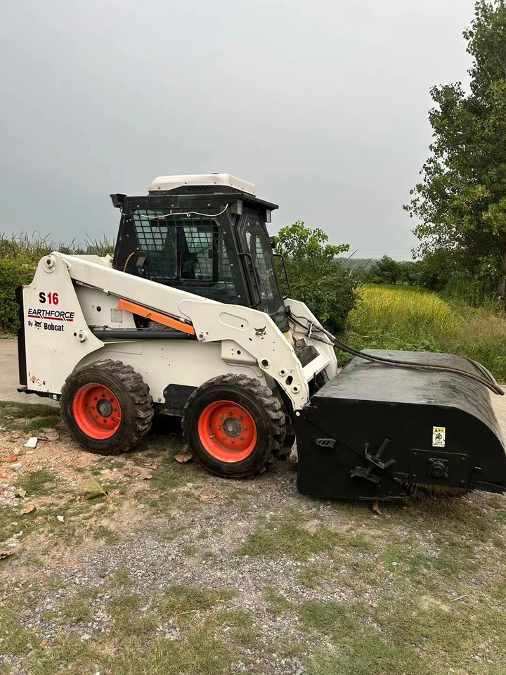 BOBCAT S16 - Skid steer loader: picture 2 BOBCAT S16 - Skid steer loader: picture 2
