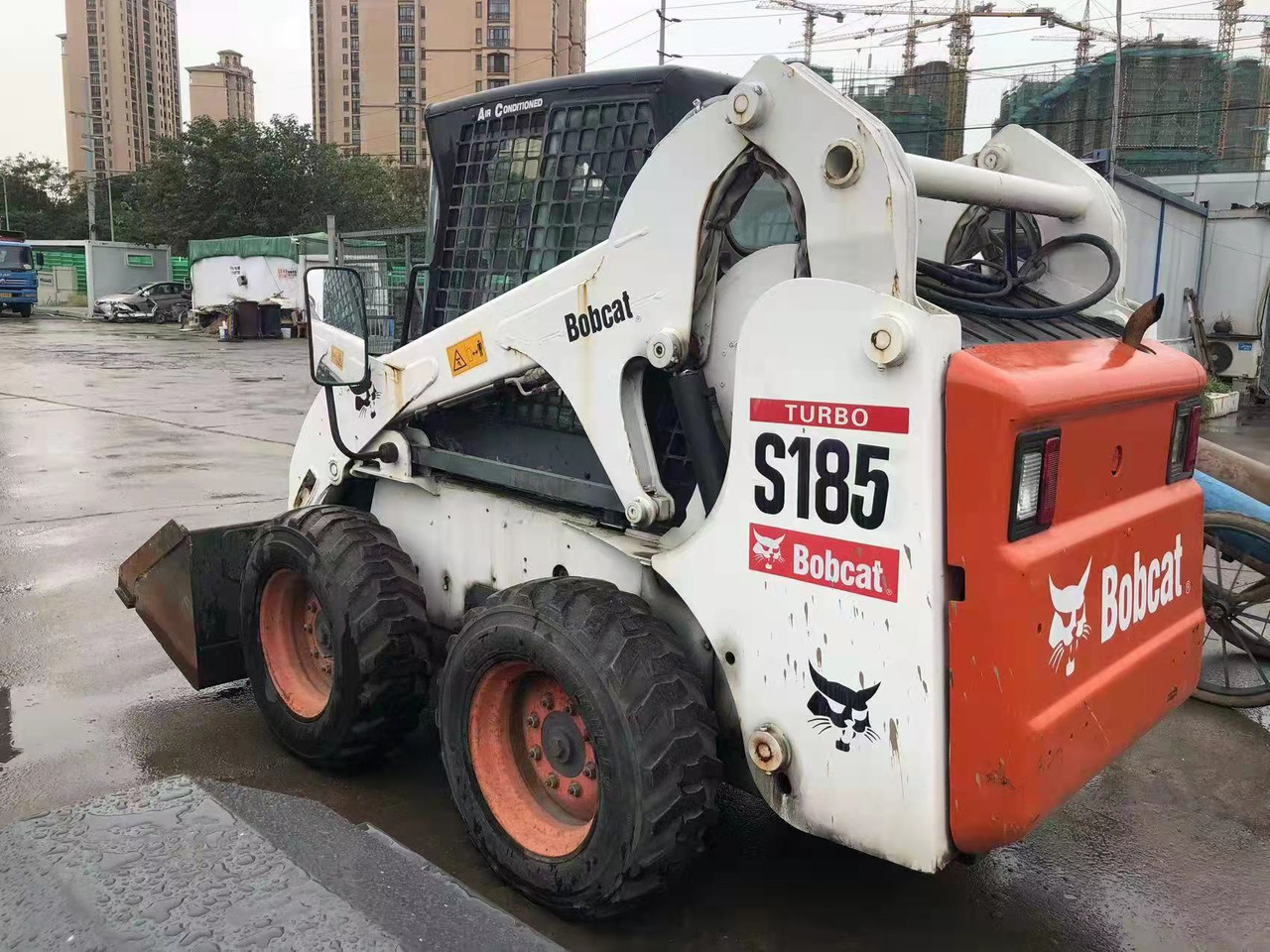 BOBCAT S185 - Skid steer loader: picture 4 BOBCAT S185 - Skid steer loader: picture 4