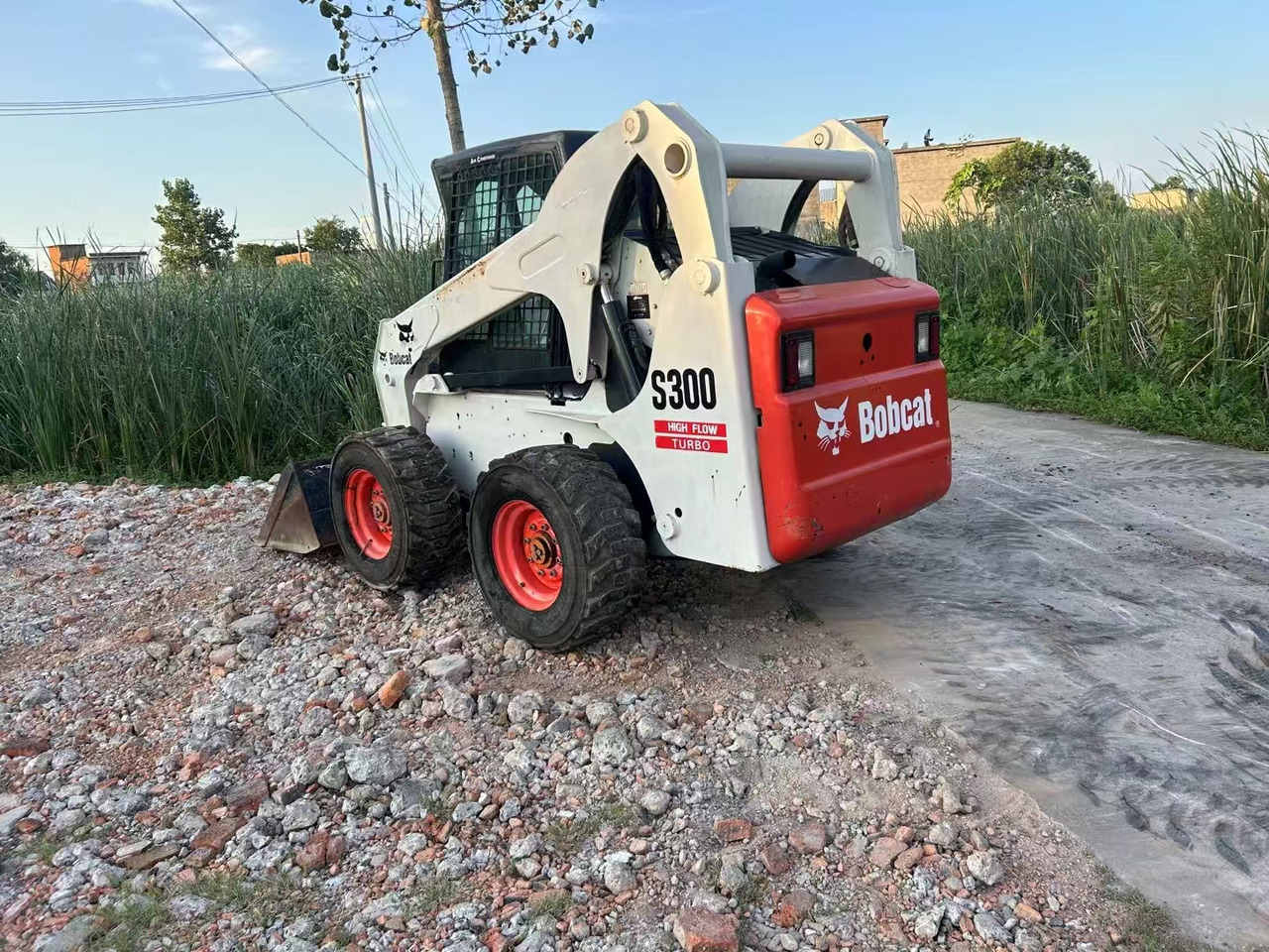 BOBCAT S300 - Skid steer loader: picture 3 BOBCAT S300 - Skid steer loader: picture 3