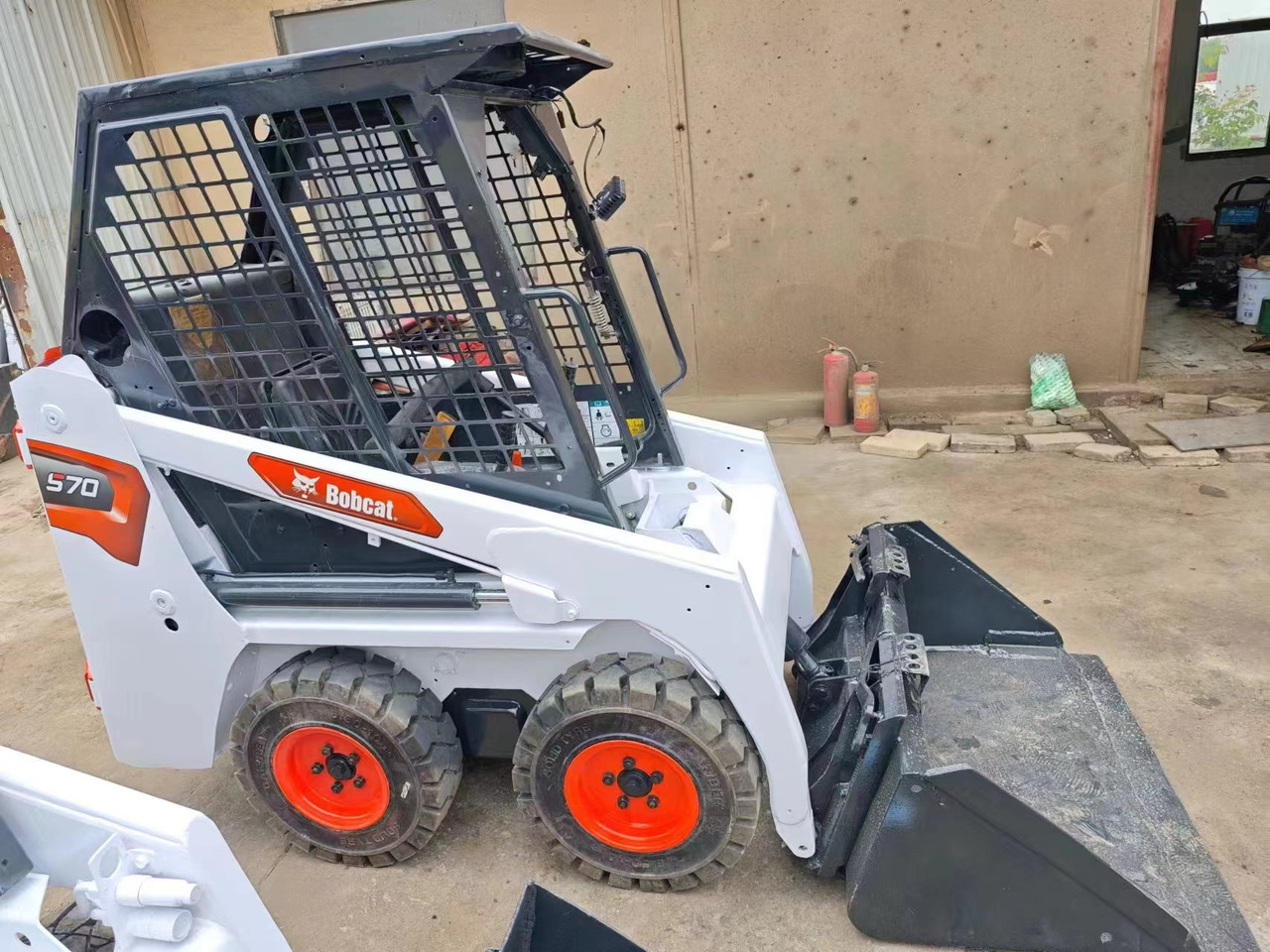 BOBCAT S70 - Skid steer loader: picture 2 BOBCAT S70 - Skid steer loader: picture 2