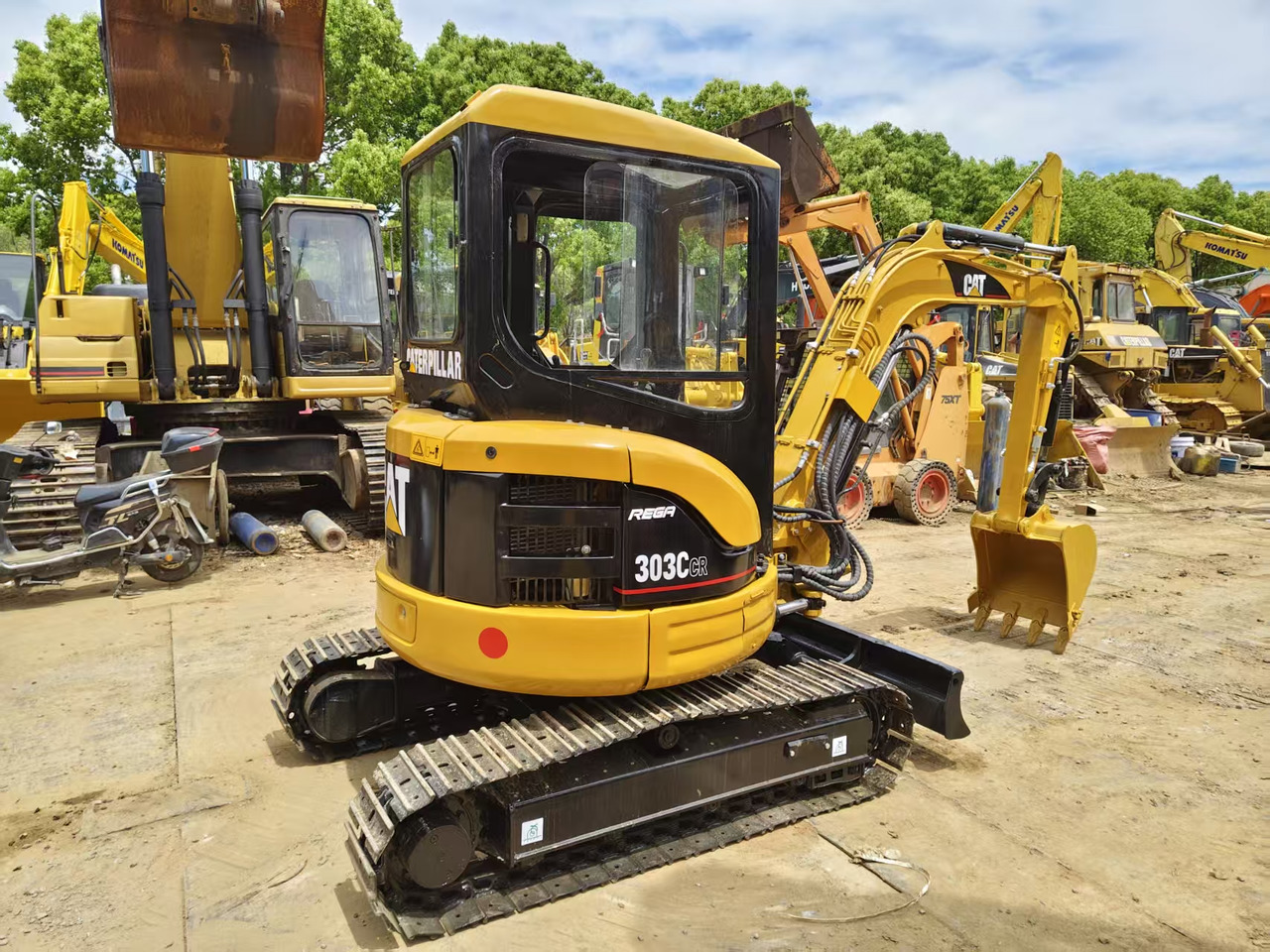 CATERPILLAR 303C - Mini excavator: picture 3 CATERPILLAR 303C - Mini excavator: picture 3