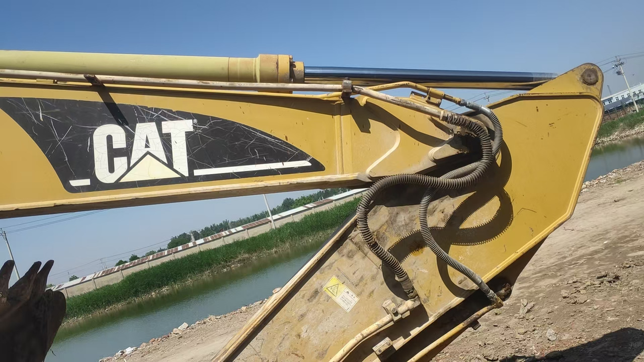 CATERPILLAR 320C - Crawler excavator: picture 2 CATERPILLAR 320C - Crawler excavator: picture 2