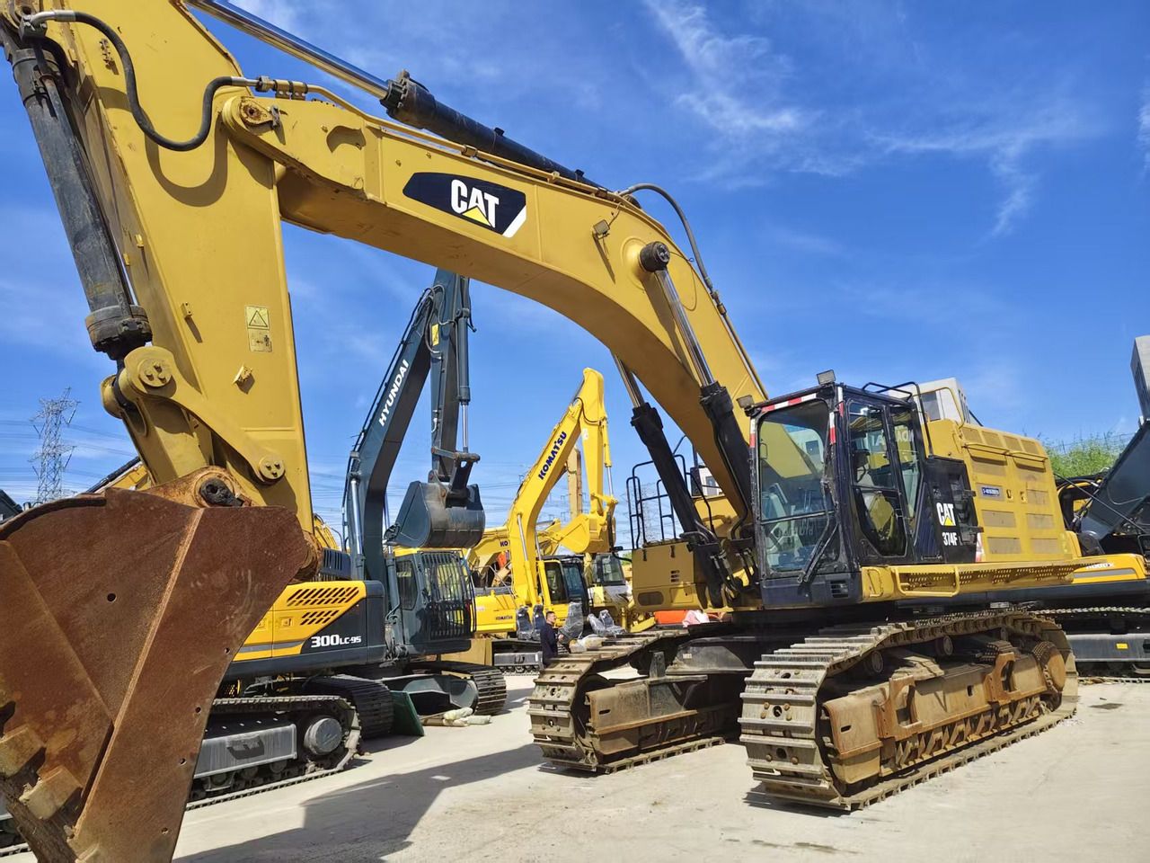 CATERPILLAR 374F - Excavator: picture 1 CATERPILLAR 374F - Excavator: picture 1