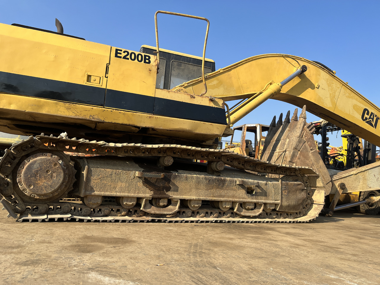 CATERPILLAR E200 - Crawler excavator: picture 3 CATERPILLAR E200 - Crawler excavator: picture 3