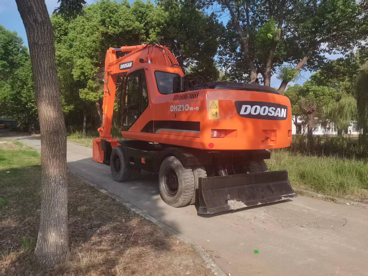 DOOSAN DH210W-9C - Wheel excavator: picture 3 DOOSAN DH210W-9C - Wheel excavator: picture 3