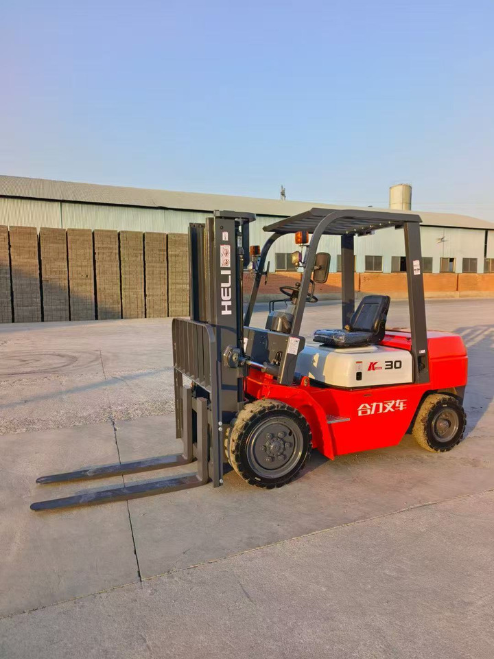 HELI 30 - Diesel forklift: picture 1 HELI 30 - Diesel forklift: picture 1