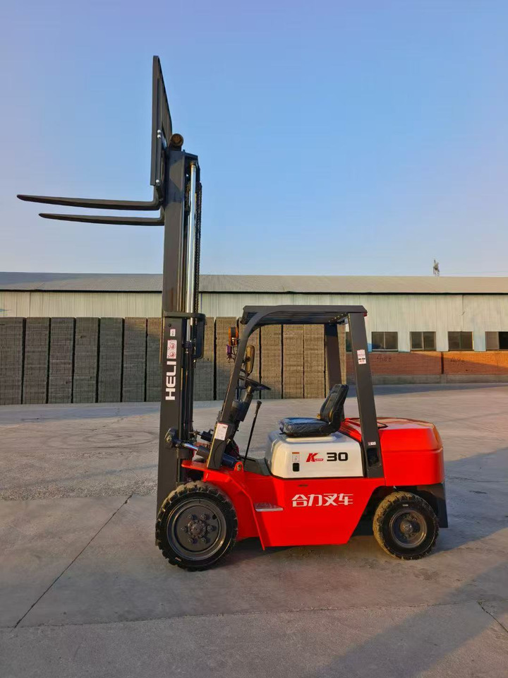 HELI 30 - Diesel forklift: picture 3 HELI 30 - Diesel forklift: picture 3