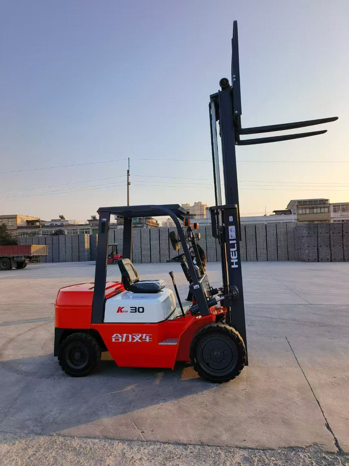 HELI 30 - Diesel forklift: picture 2 HELI 30 - Diesel forklift: picture 2