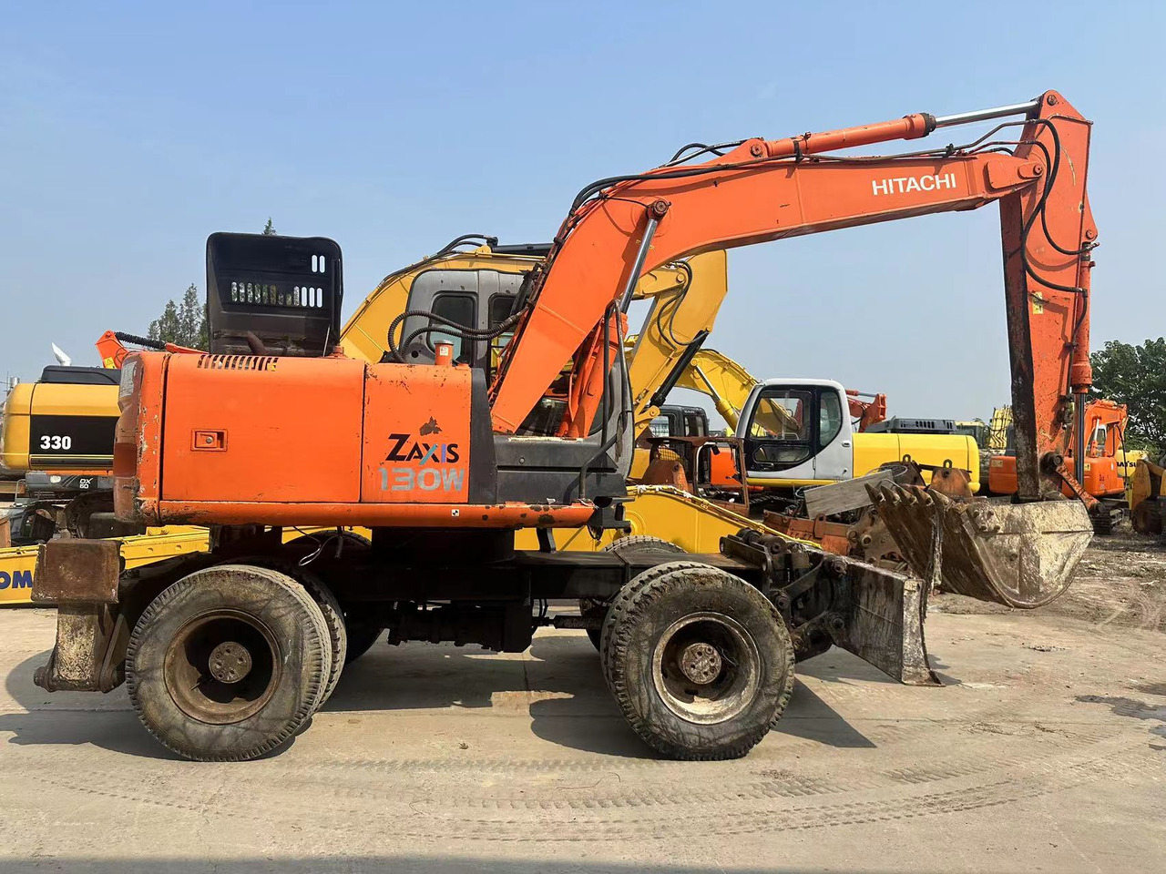 HITACHI ZX130 - Wheel excavator: picture 1 HITACHI ZX130 - Wheel excavator: picture 1