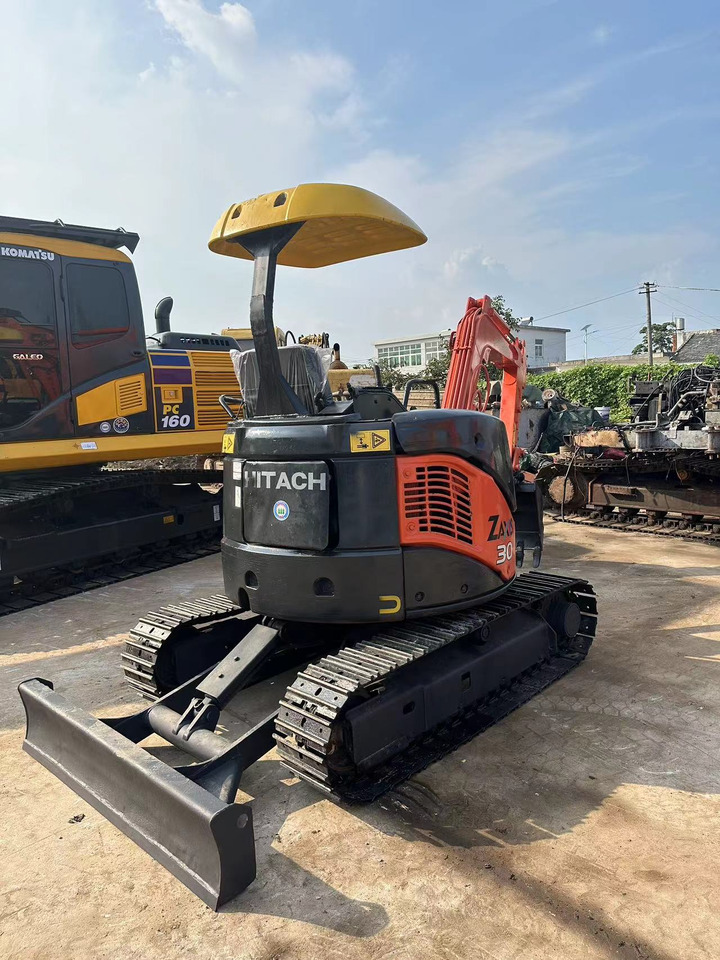 HITACHI ZX30 - Crawler excavator: picture 2 HITACHI ZX30 - Crawler excavator: picture 2
