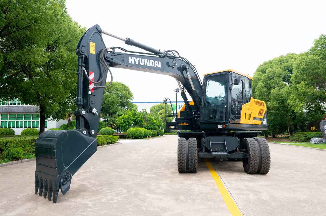 HYUNDAI HW155 - Wheel excavator: picture 3 HYUNDAI HW155 - Wheel excavator: picture 3