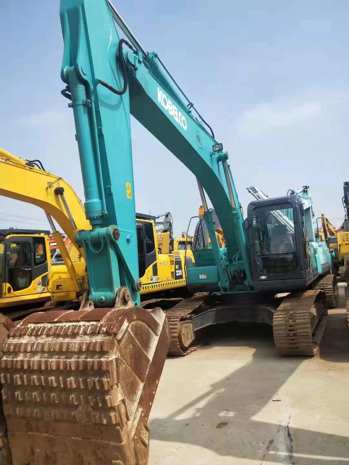 KOBELCO SK210-8 - Mini excavator: picture 3 KOBELCO SK210-8 - Mini excavator: picture 3
