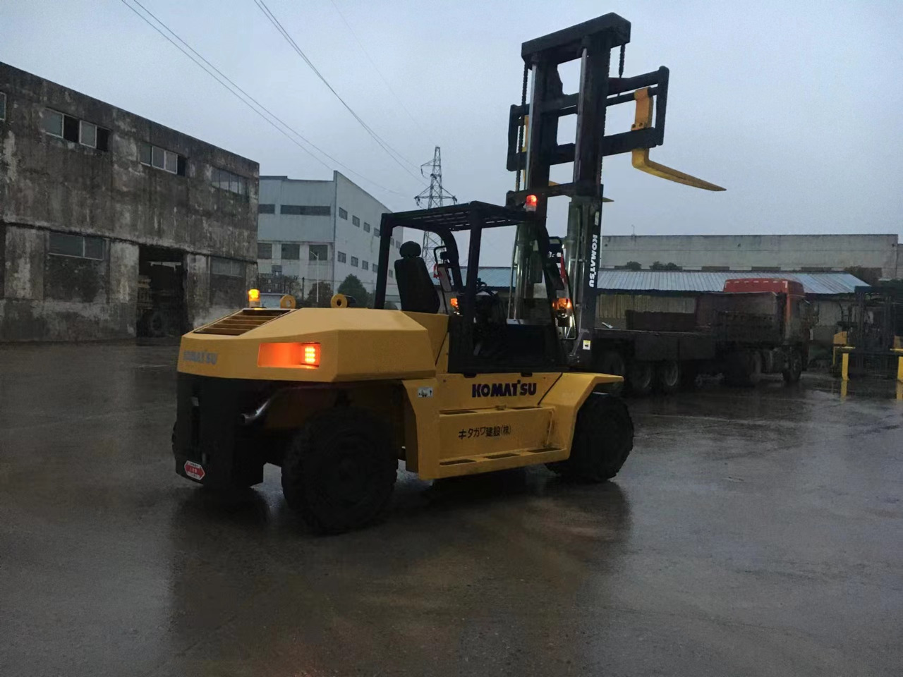 KOMATSU 15-ton - Diesel forklift: picture 4 KOMATSU 15-ton - Diesel forklift: picture 4