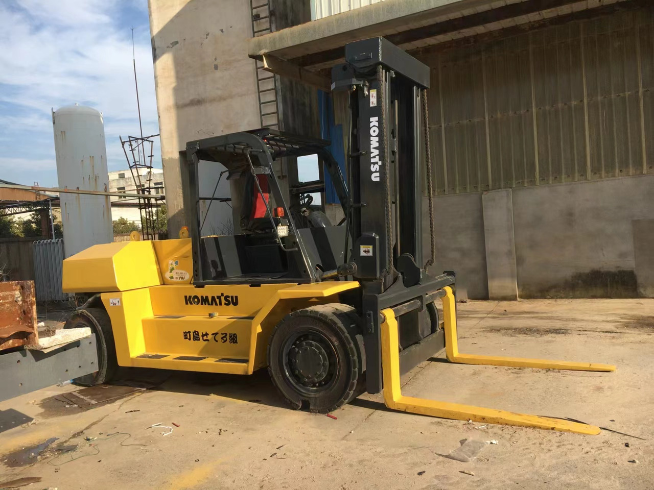 KOMATSU 15-ton - Diesel forklift: picture 1 KOMATSU 15-ton - Diesel forklift: picture 1