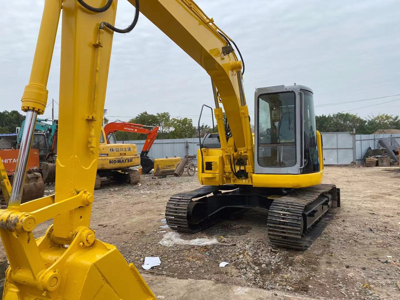 KOMATSU PC128US - Crawler excavator: picture 1 KOMATSU PC128US - Crawler excavator: picture 1