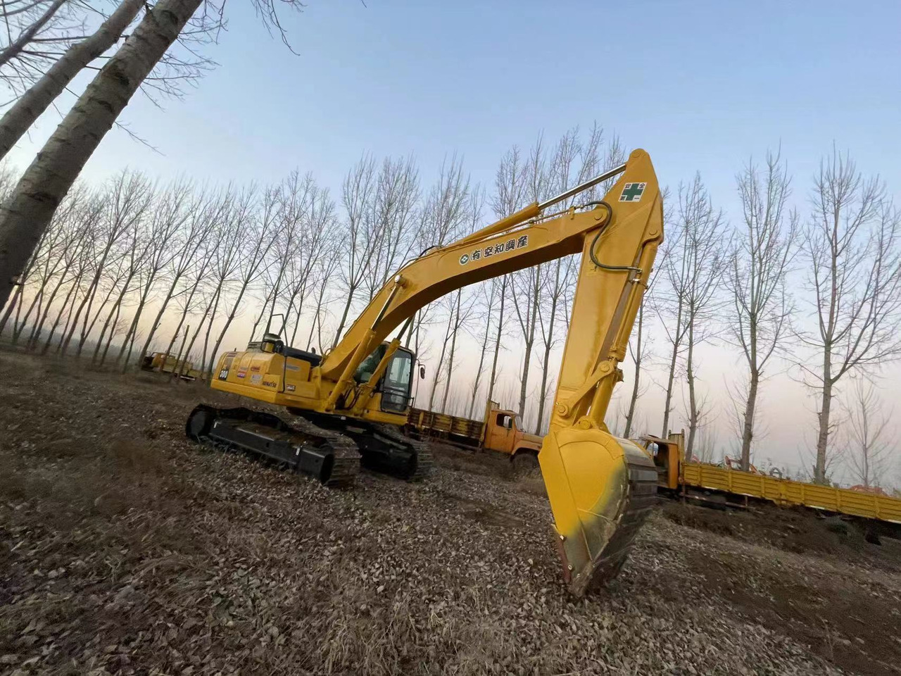 KOMATSU PC300-7 - Crawler excavator: picture 5 KOMATSU PC300-7 - Crawler excavator: picture 5