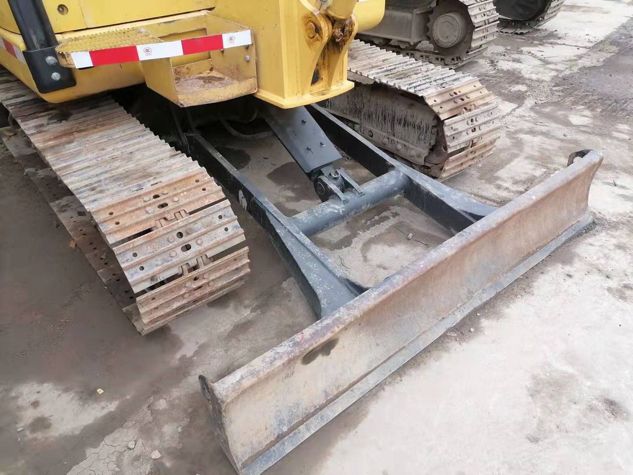Excavator KOMATSU PC56-7: picture 6