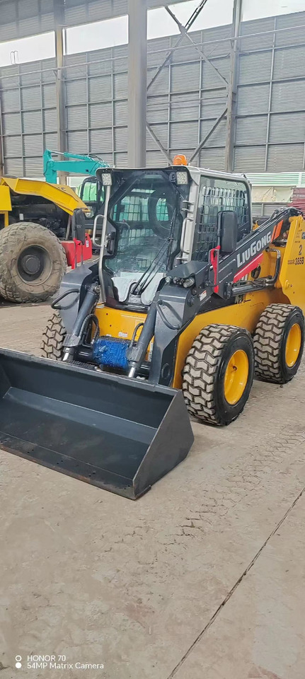 Liugong CLG385B - Skid steer loader: picture 2 Liugong CLG385B - Skid steer loader: picture 2