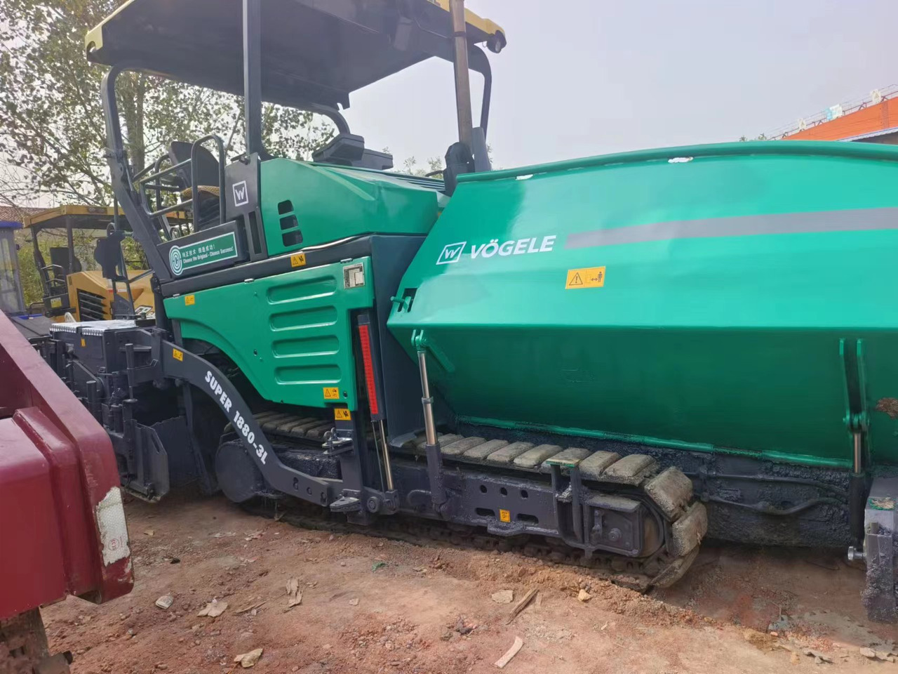 VOGELE 1800-3 - Asphalt paver: picture 1 VOGELE 1800-3 - Asphalt paver: picture 1