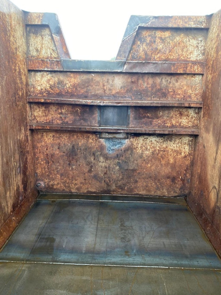 CONTAINER SCARRABILE USATO A CIELO APERTO - Roll-off container: picture 5 CONTAINER SCARRABILE USATO A CIELO APERTO - Roll-off container: picture 5