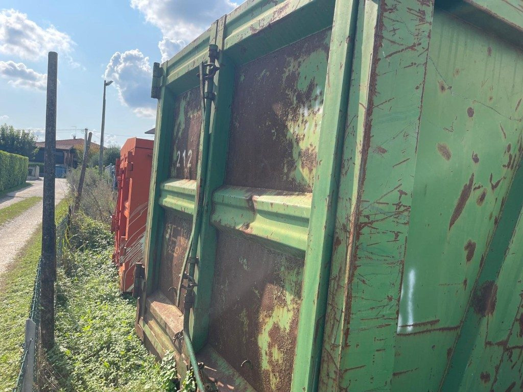 CONTAINER SCARRABILE USATO A CIELO APERTO - Roll-off container: picture 3 CONTAINER SCARRABILE USATO A CIELO APERTO - Roll-off container: picture 3