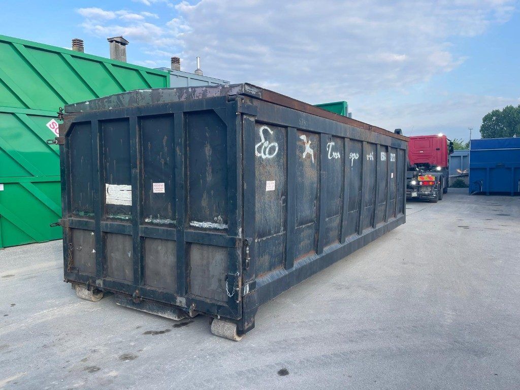 CONTAINER SCARRABILE USATO CON COPERCHIO - Roll-off container: picture 3 CONTAINER SCARRABILE USATO CON COPERCHIO - Roll-off container: picture 3