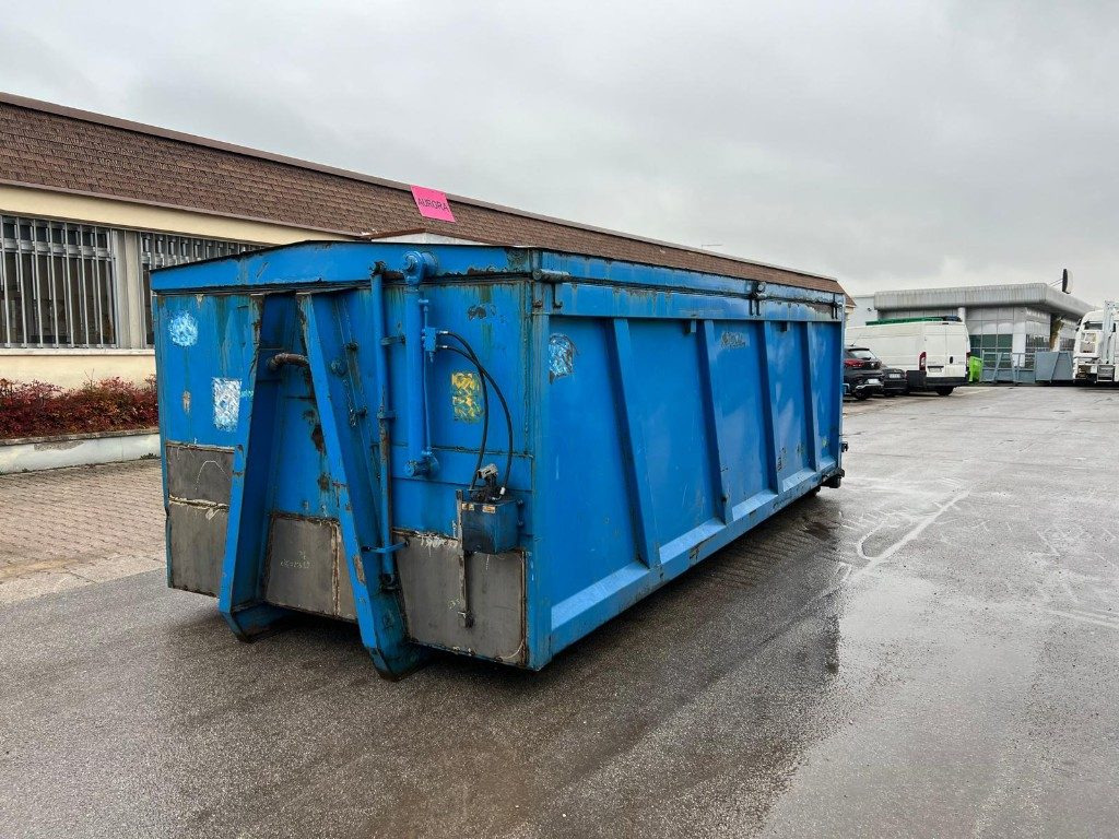 CONTAINER SCARRABILE USATO CON COPERCHIO - Roll-off container: picture 1 CONTAINER SCARRABILE USATO CON COPERCHIO - Roll-off container: picture 1