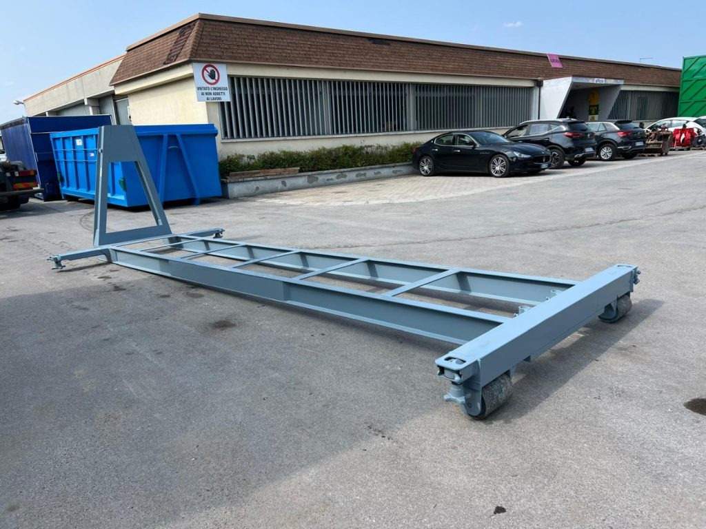 CULLA SCARRABILE NUOVA TWIST LOCK PER CASSE MARITT - Roll-off container: picture 3 CULLA SCARRABILE NUOVA TWIST LOCK PER CASSE MARITT - Roll-off container: picture 3