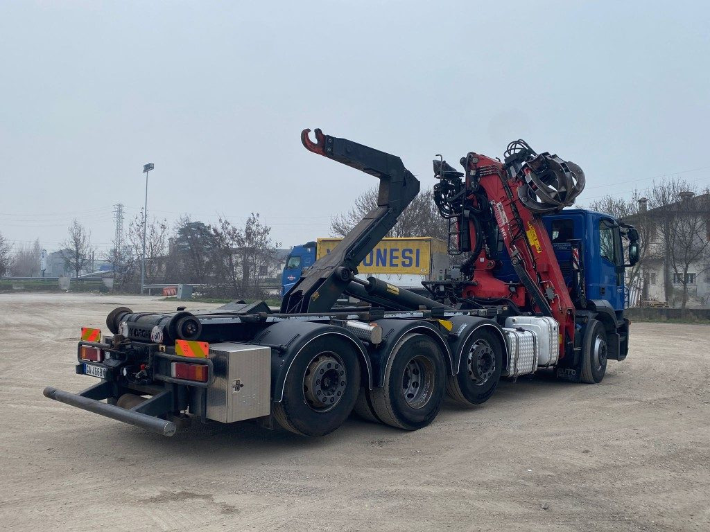 IVECO STRALIS 260.450 SCARRABILE CON GRU - Hook lift truck: picture 5 IVECO STRALIS 260.450 SCARRABILE CON GRU - Hook lift truck: picture 5