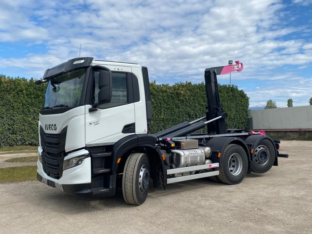 IVECO X-WAY AD280X48Y NUOVO SCARRABILE PASSO 3120 - Hook lift truck: picture 1 IVECO X-WAY AD280X48Y NUOVO SCARRABILE PASSO 3120 - Hook lift truck: picture 1
