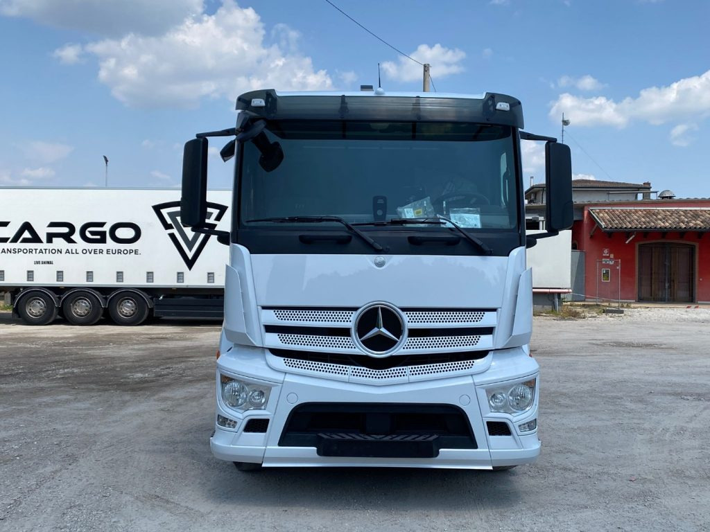 MERCEDES-BENZ ANTOS 25.43 SCARRABILE FULL PNEUMATICO 3 - Hook lift truck: picture 2 MERCEDES-BENZ ANTOS 25.43 SCARRABILE FULL PNEUMATICO 3 - Hook lift truck: picture 2