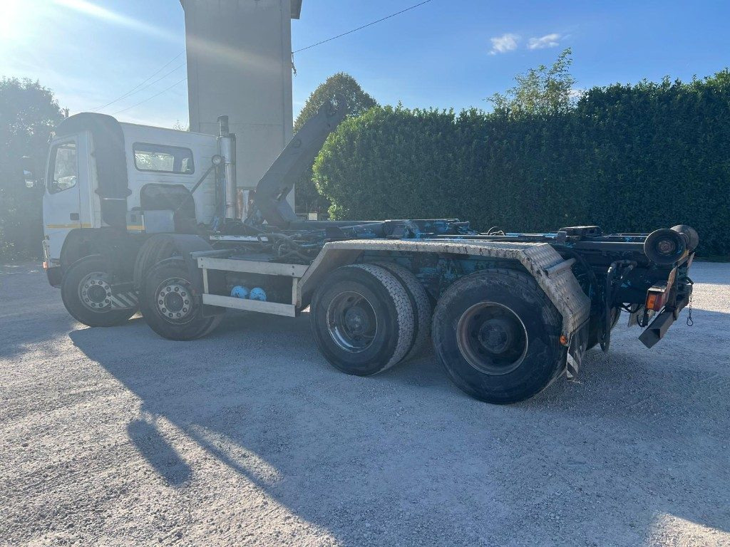 VOLVO FM12 SCARRABILE - Hook lift truck: picture 2 VOLVO FM12 SCARRABILE - Hook lift truck: picture 2