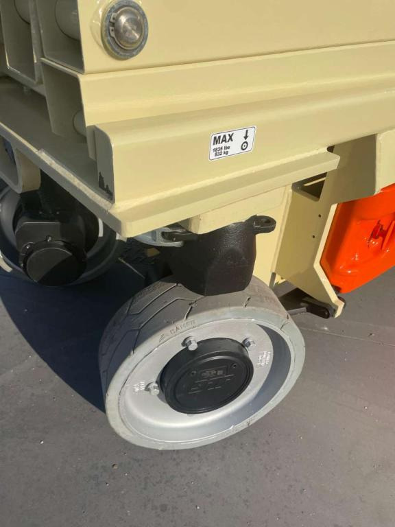 JLG 2632ES - Scissor lift: picture 3 JLG 2632ES - Scissor lift: picture 3