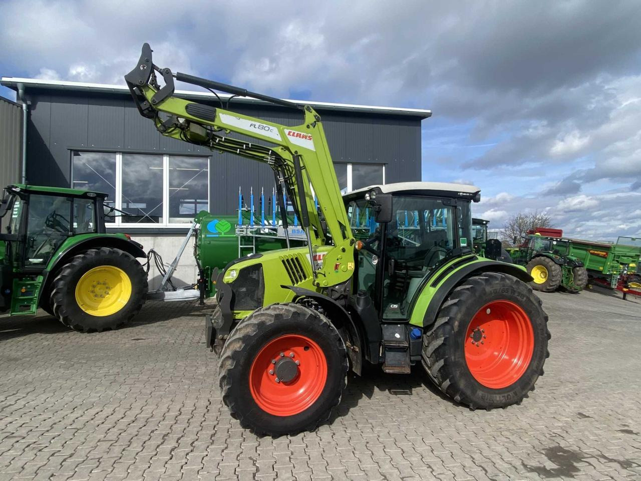CLAAS Arion 420 - Farm tractor: picture 5 CLAAS Arion 420 - Farm tractor: picture 5