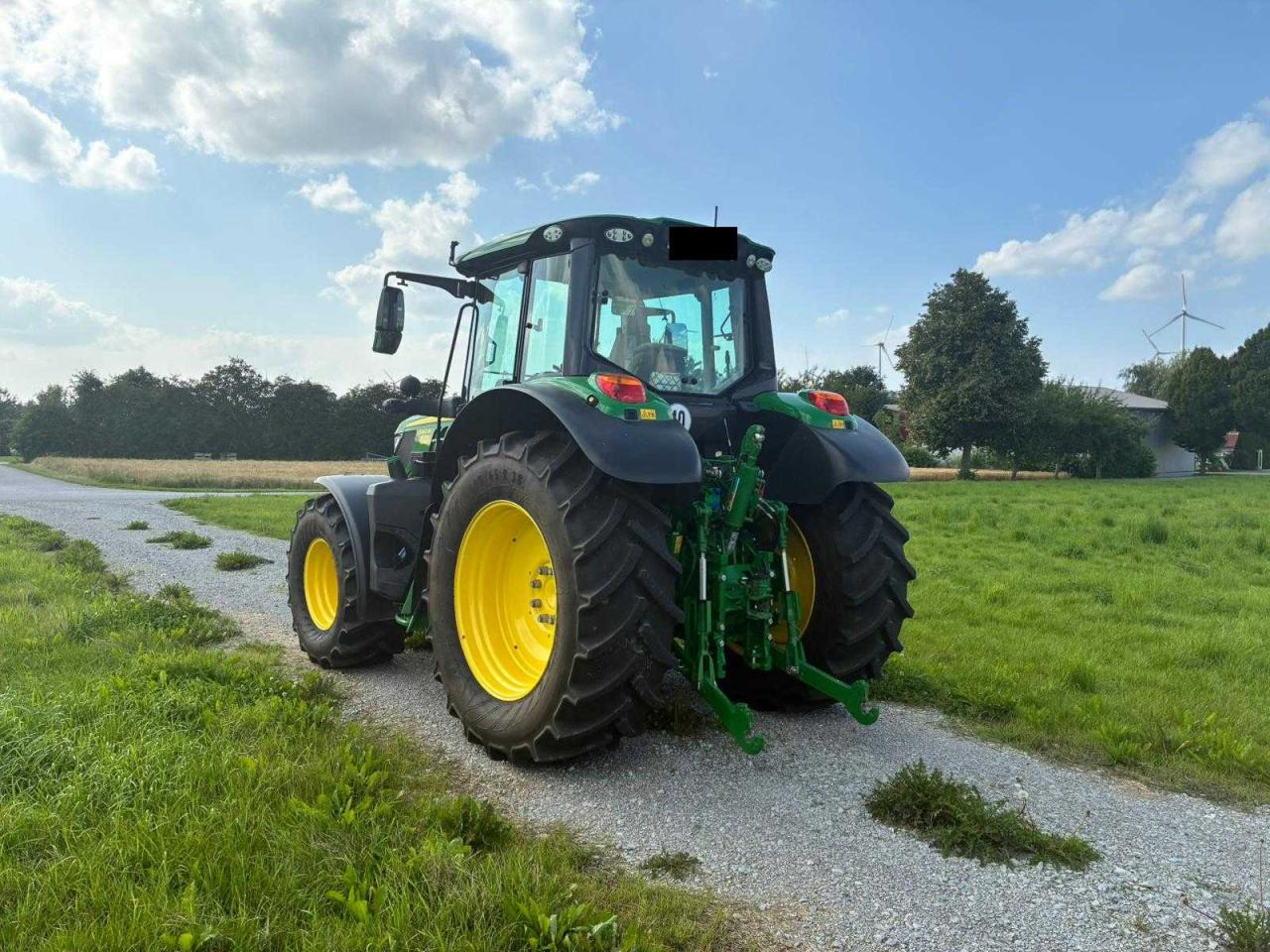 John Deere 6140M - Farm tractor: picture 5 John Deere 6140M - Farm tractor: picture 5