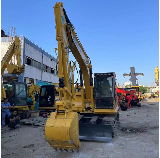 Komatsu PC130 - Crawler excavator: picture 1 Komatsu PC130 - Crawler excavator: picture 1