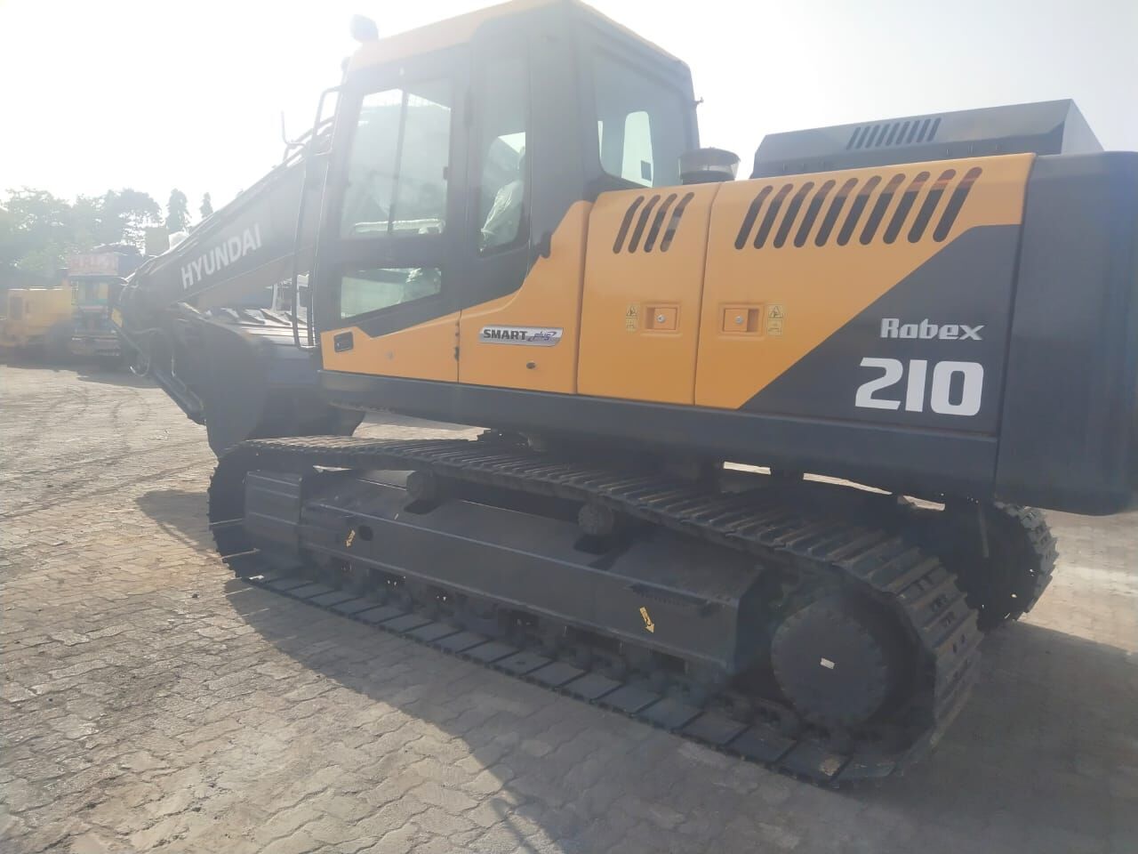 New Hyundai R210 tracked excavator - Crawler excavator: picture 4 New Hyundai R210 tracked excavator - Crawler excavator: picture 4