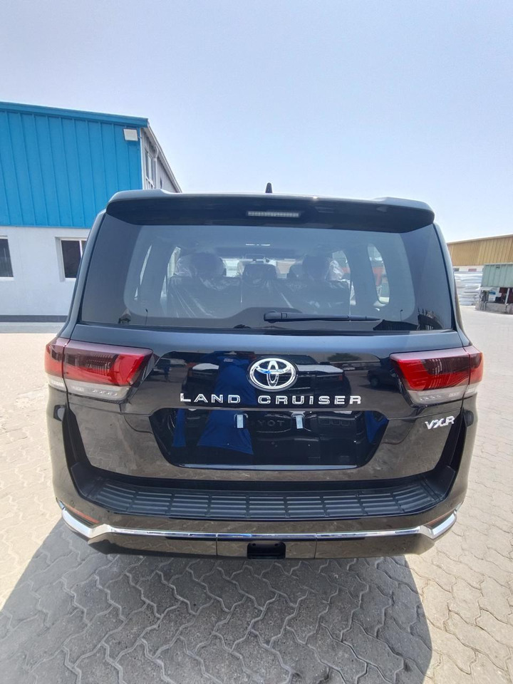 Toyota Land Cruiser VXR - Car: picture 3 Toyota Land Cruiser VXR - Car: picture 3